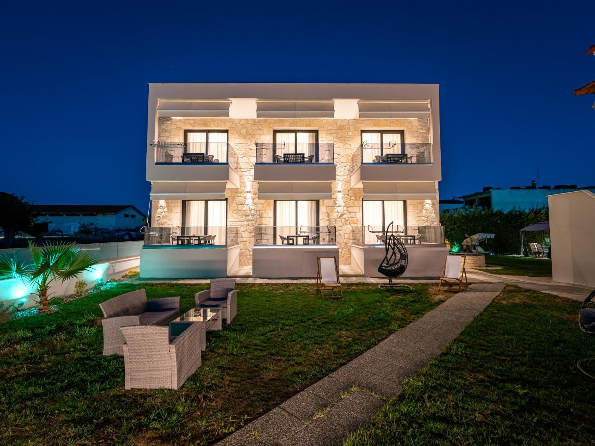 Antony'S Luxury Apartments Nikiti  Exterior photo