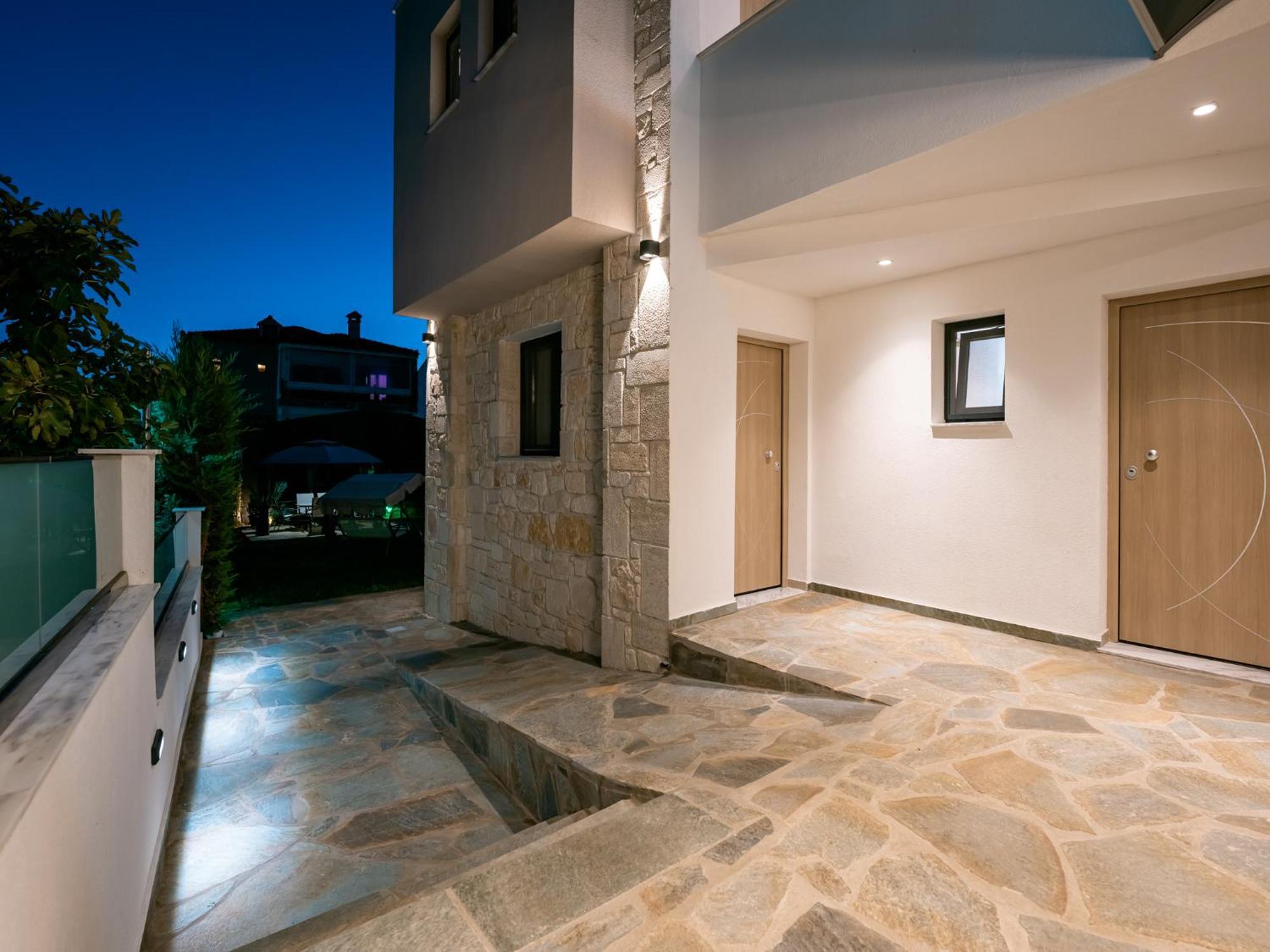 Antony'S Luxury Apartments Nikiti  Exterior photo