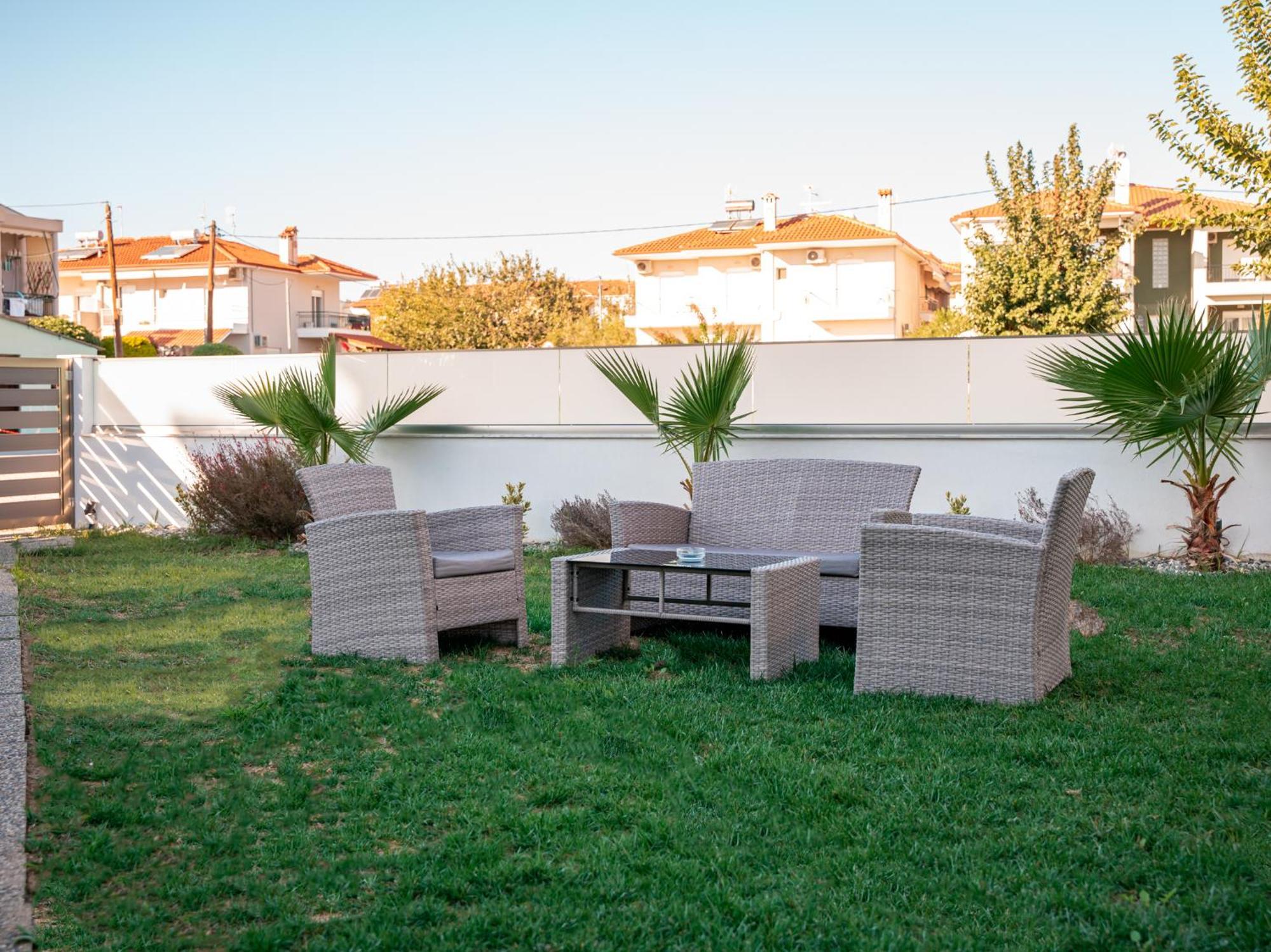 Antony'S Luxury Apartments Nikiti  Exterior photo