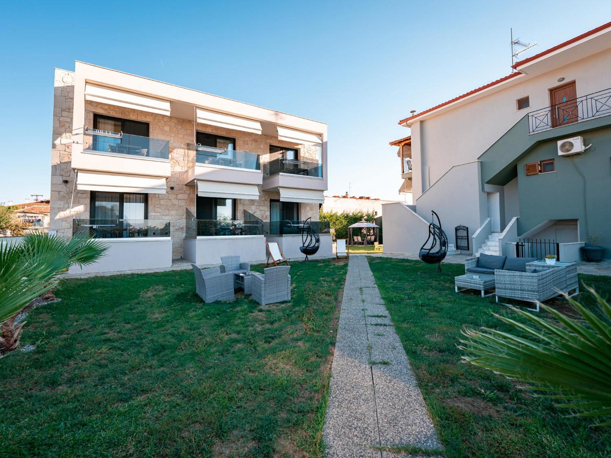 Antony'S Luxury Apartments Nikiti  Exterior photo