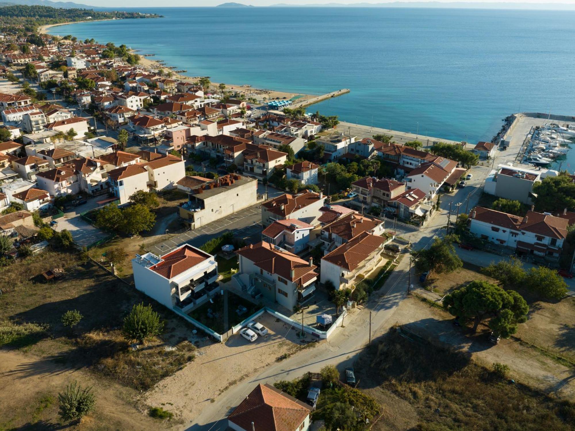 Antony'S Luxury Apartments Nikiti  Exterior photo